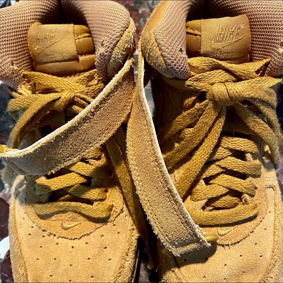 NICE KIDS NIKE Air Force ONE TAN BROWN SUEDE HIGH TOP SNEAKERS SHOES SIZE 1 GUC - Picture 5 of 10